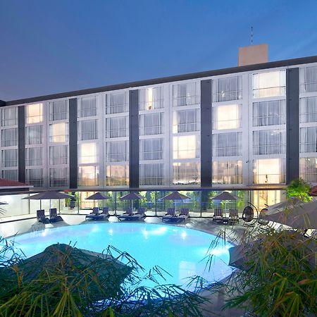 Eastin Grand Hotel Saigon Хошимін Екстер'єр фото The hotel's swimming pool