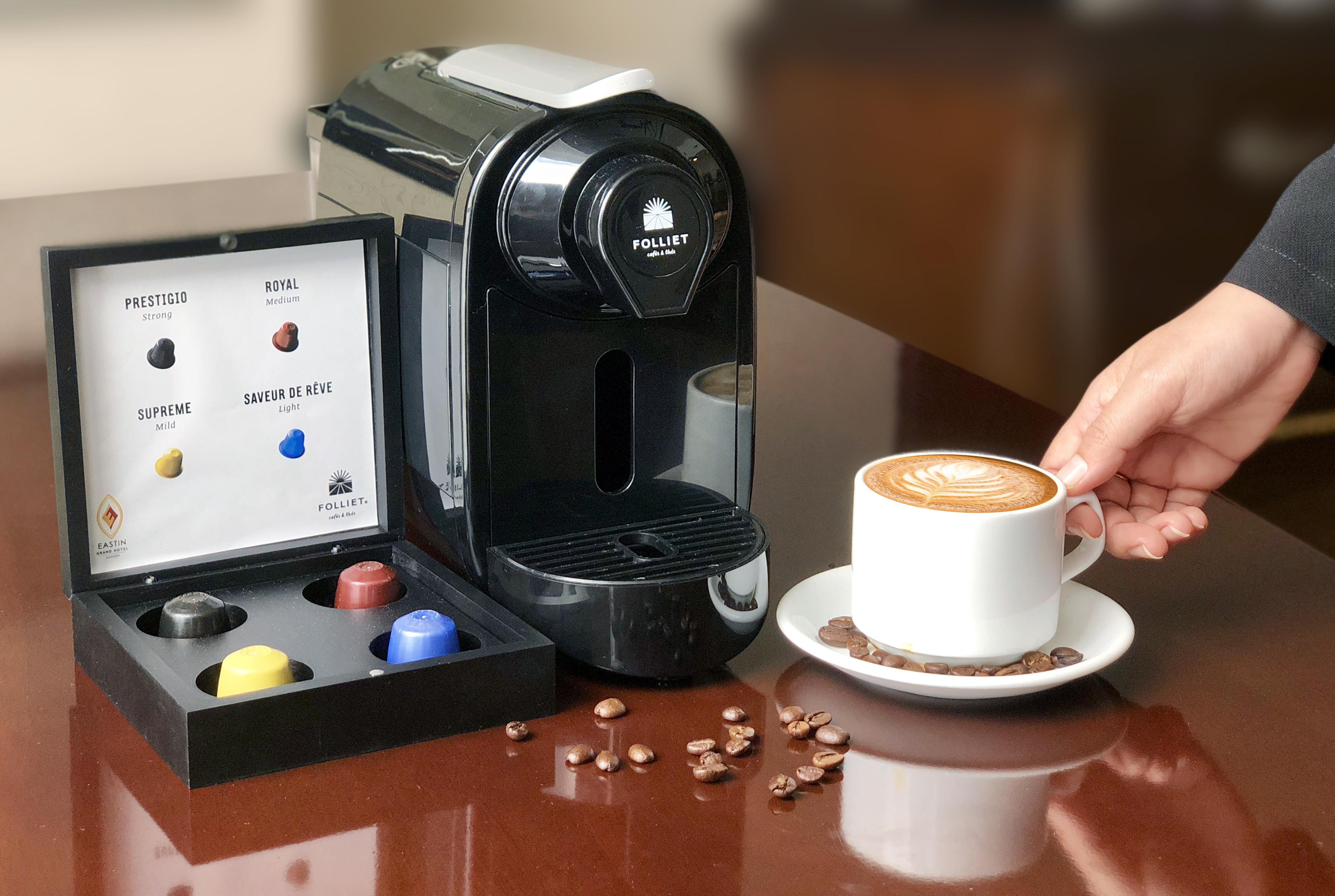 Eastin Grand Hotel Saigon Хошимін Екстер'єр фото A single serve coffee machine