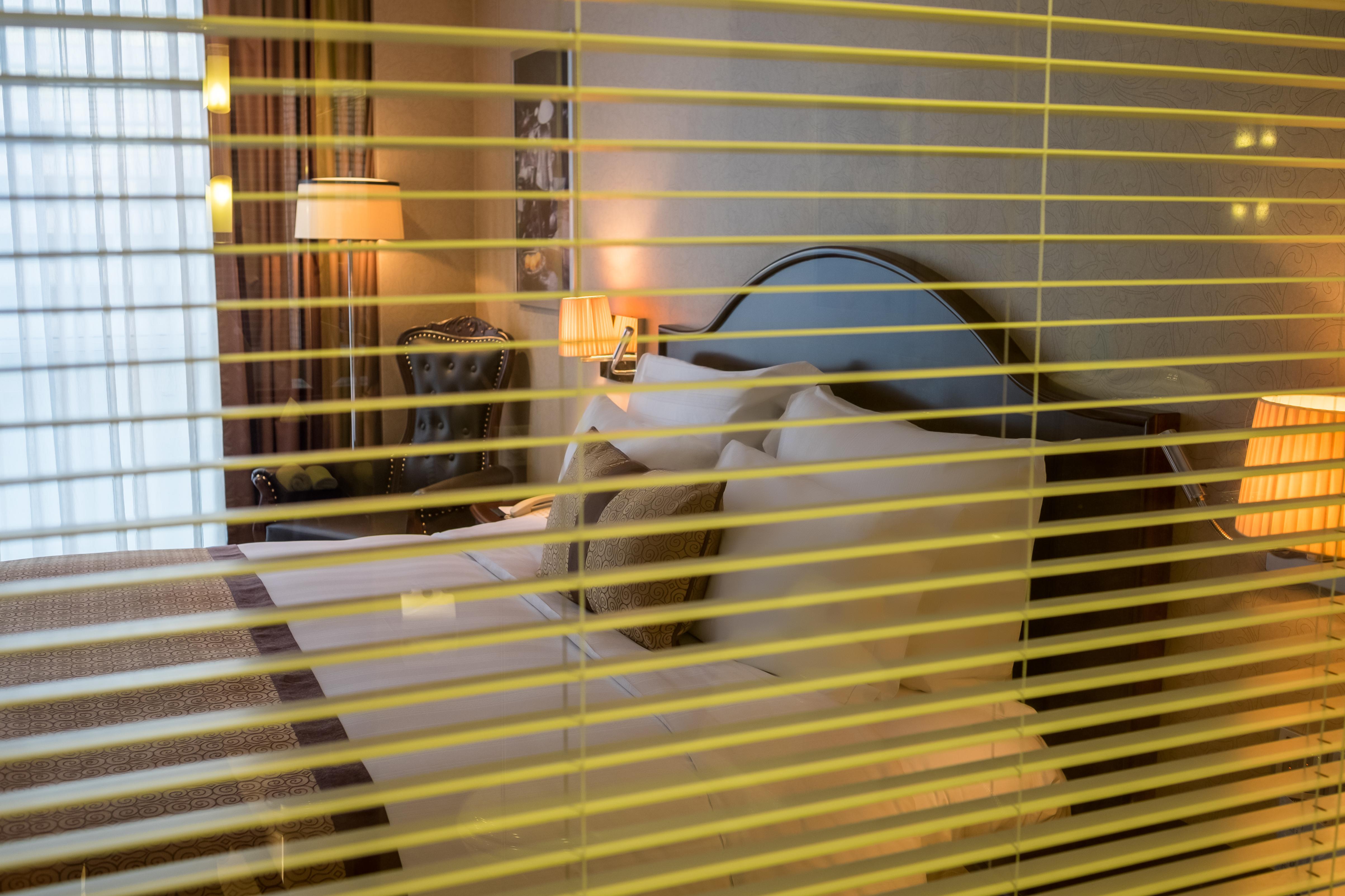 Eastin Grand Hotel Saigon Хошимін Екстер'єр фото A venetian blind