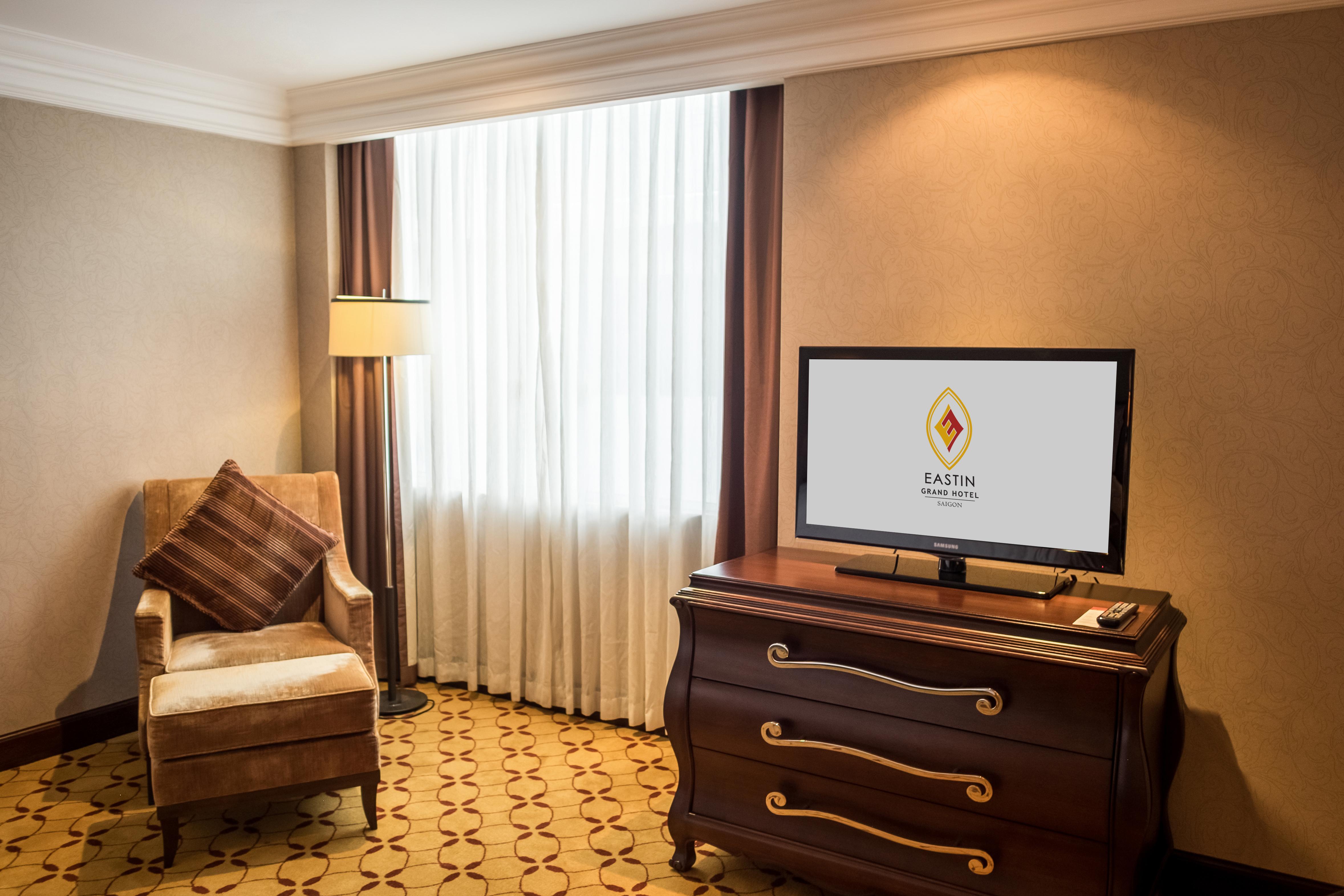 Eastin Grand Hotel Saigon Хошимін Екстер'єр фото A television in a hotel room